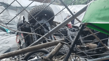 Once personas resultaron heridas tras caída de vehículo desde estacionamiento del gimnasio vertical en Petare