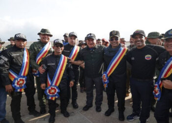 Ministro Cabello condecoró a efectivos de seguridad que participaron en la Operación Negro Primero