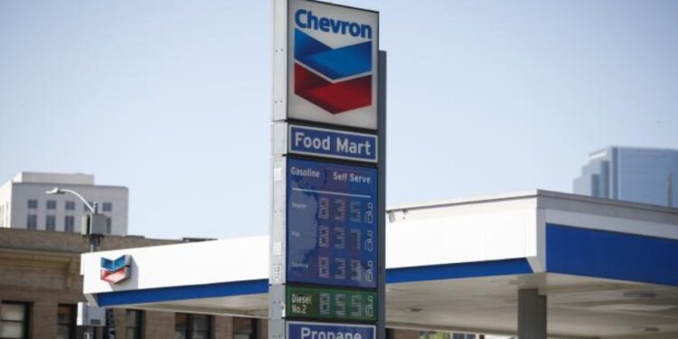 Presidente de Chevron alerta sobre riesgos para EEUU si la compañía abandona Venezuela