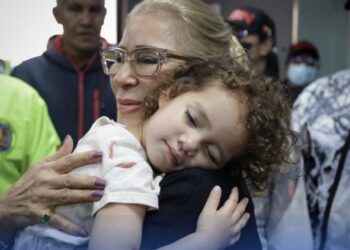 Arriba a Venezuela la niña Maikelys Espinoza