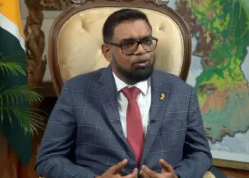 Presidente de Guyana asegura que no cederá partes del Esequibo a Venezuela