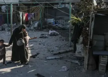 Israel mata al menos a 77 palestinos en Gaza e hiere a cerca de 300 en dos días de ataques