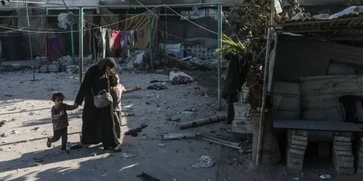 Israel mata al menos a 77 palestinos en Gaza e hiere a cerca de 300 en dos días de ataques