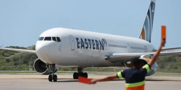 Llegó al país un avión con 226 deportados desde Texas, entre ellos la niña Maikelys Espinoza