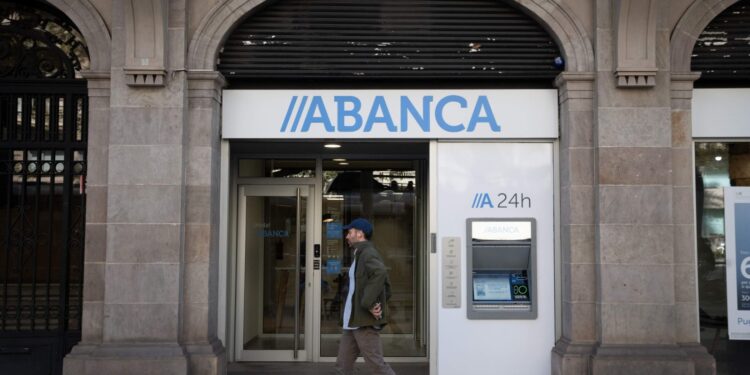 La española Abanca desmiente las informaciones sobre negociaciones de fusión con Sabadell