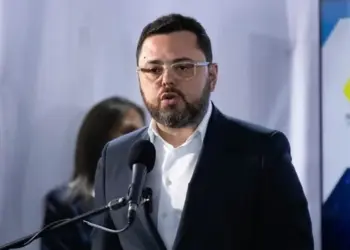 Ecarri dijo que está listo para debatir con Maduro «ideas» que necesita el país