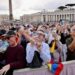 Más de 40.000 esperan el Habemus Papam en la plaza de San Pedro