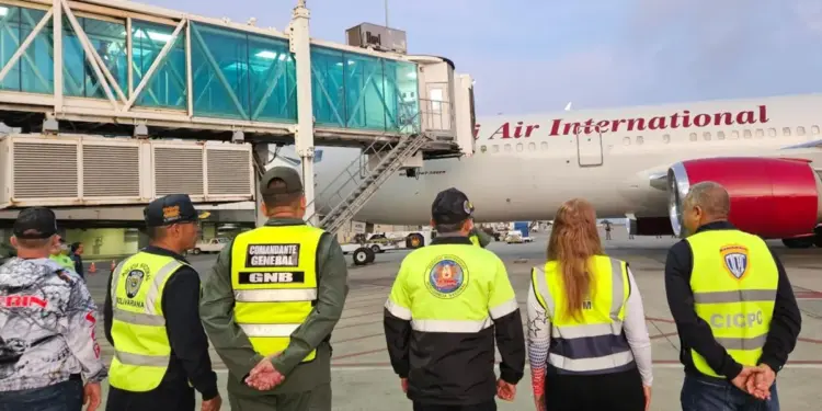 Arribó al país un nuevo avión con 90 repatriados desde EE.UU.