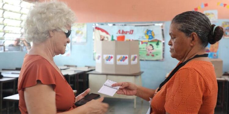 Instaladas al 100% las mesas electorales para comicios de este domingo