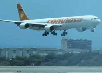 Plan Vuelta a la Patria llegó este jueves proveniente de México con más de 300 connacionales