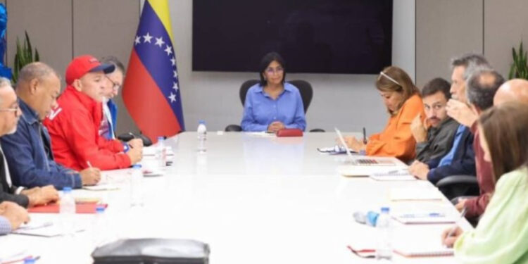 Delcy Rodríguez sostuvo reunión con la CBST para revisar avances en la recuperación del Ingreso Mínimo Integral