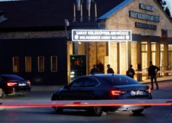 Delegaciones de Rusia y Ucrania retoman el diálogo directo en Estambul con EEUU como observador