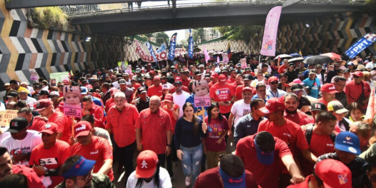 Gran marcha por el Día del Trabajador, en defensa de los migrantes y la niña Maikelys Espinoza inundó a toda Venezuela