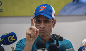 Henrique Capriles llama a los venezolanos a votar pese a haber sido «robados» en las presidenciales