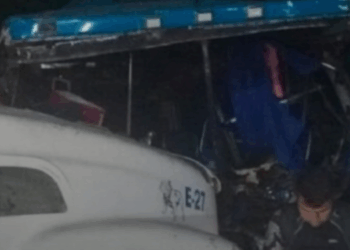 Al menos 21 heridos tras choque entre autobús y gandola en Aragua