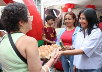 Gobierno irá contra quienes especulan con precio de huevos, pollo y carne en mercados populares