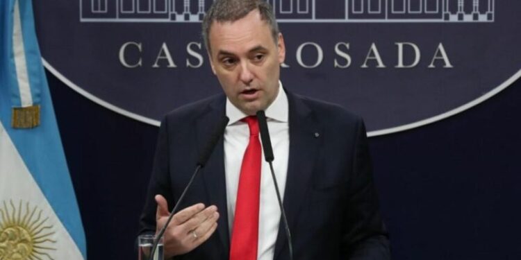 «Hubo una extracción, no una negociación», sostiene Argentina sobre asilados en la Embajada en Caracas