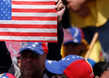 Corte Suprema permite a Trump revocar el parole a migrantes de Venezuela y otros países