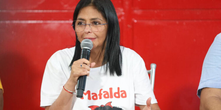 Delcy Rodríguez: «Ante los ataques promovidos por sectores extremistas respondemos que voto sí, balas no»