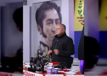 Cabello: Con las esposas que maniataron a nuestros migrantes haremos una escultura por la libertad de los Pueblos