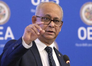 Nuevo secretario general de la OEA pide diálogo con Venezuela: «No voy a discutir si es una dictadura o no»