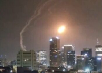 Misiles iraníes burlan la famosa Cúpula de Hierro e impactan sobre Israel