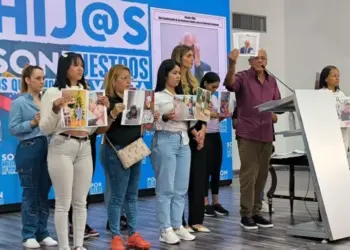 Jorge Rodríguez exige a EEUU devolver a los 18 “niños secuestrados”