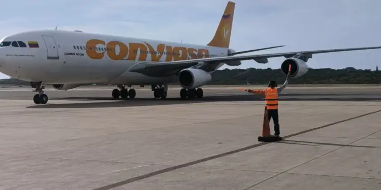 Aterrizó en Venezuela otro avión con 152 migrantes provenientes de Honduras