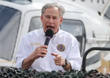 Gobernador de Texas moviliza a la Guardia Nacional en respuesta a nuevas protestas