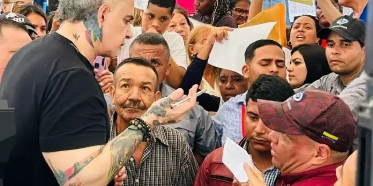 Tarek William Saab presenta sus libros y participa en jornada de justicia de calle en Yaracuy