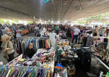 Vecinos de Prados del Este protestan por uso irregular de instalaciones deportivas en otras actividades por parte de Kiomara Scovino