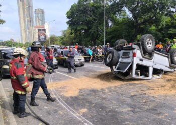 Accidente en la autopista Gran Cacique Guaicaipuro deja 6 lesionados y un fallecido