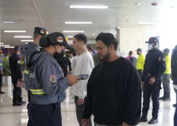 Arriban al país otros 206 connacionales desde Estados Unidos