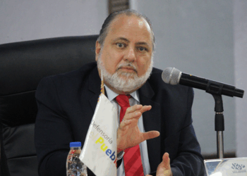 Defensor del Pueblo exige respeto a los derechos de migrantes venezolanos deportados de EEUU a El Salvador