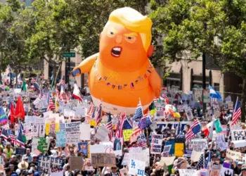 Miles de personas protestaron en EE.UU. contra Trump en el “Día Sin Reyes” (Fotos)