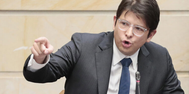 Hieren de bala al precandidato presidencial colombiano Miguel Uribe Turbay