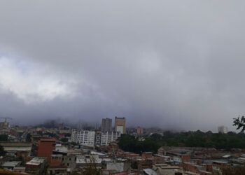 Pronostican cielos nublados y lluvias en varias regiones del país este viernes