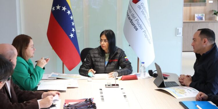 Venezuela confirma producción petrolera sobre el millón de barriles diarios, pese a sanciones