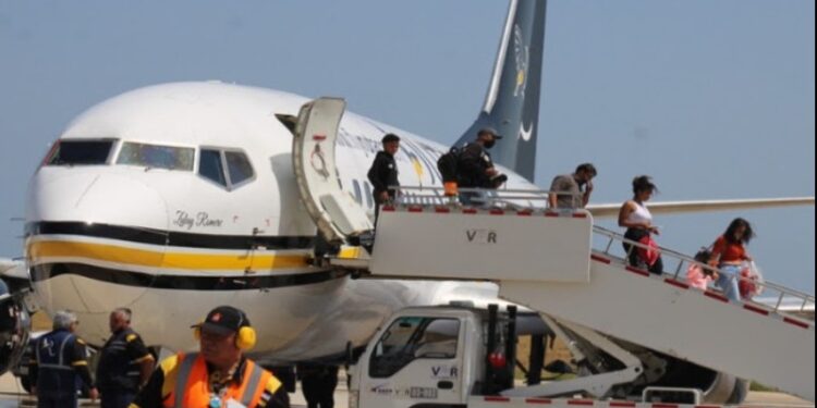 Gobierno venezolano promueve turismo en estado insular con operadores de Trinidad y Tobago