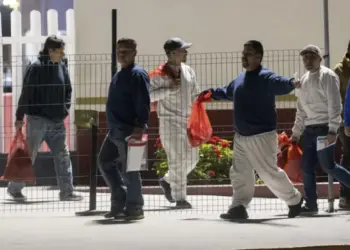 EE.UU. reanuda deportaciones a terceros países con envío de cinco inmigrantes a África