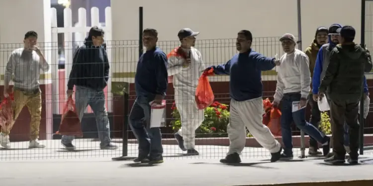 EE.UU. reanuda deportaciones a terceros países con envío de cinco inmigrantes a África