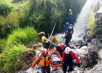 Hombre y su hijo mueren tras ser arrastrados por un río en Mérida