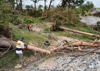 Tragedia en Texas: suben a 120 los muertos por las inundaciones y a 170 los desaparecidos