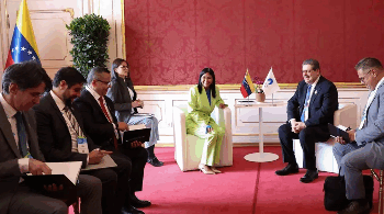 Delcy Rodríguez destaca avances energéticos y certificación de gas en Viena