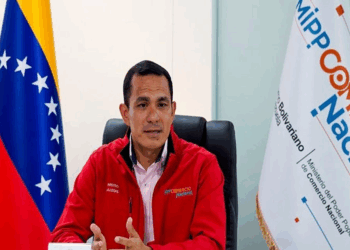 Solo el 10% de transacciones se hacen en dólares, dijo el ministro para el Comercio Nacional