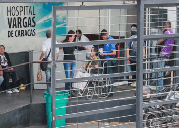 Buscan a pistoleros que mataron a dos personas dentro del Hospital Vargas en Caracas