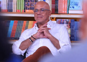 Rodríguez criticó el exceso de propaganda de Darwin González en Baruta: «son puras candidaturas fabricadas»