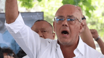 Jorge Rodríguez compara a Bukele con Netanyahu y Hitler por «trato a migrantes» venezolanos