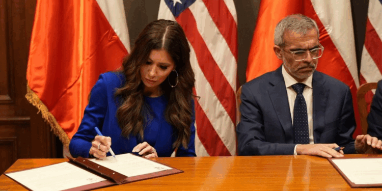 Chile y EEUU firman acuerdo para combatir el crimen organizado