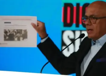 Jorge Rodríguez a venezolanos en EE.UU.: «Ese no es un país seguro para ustedes»